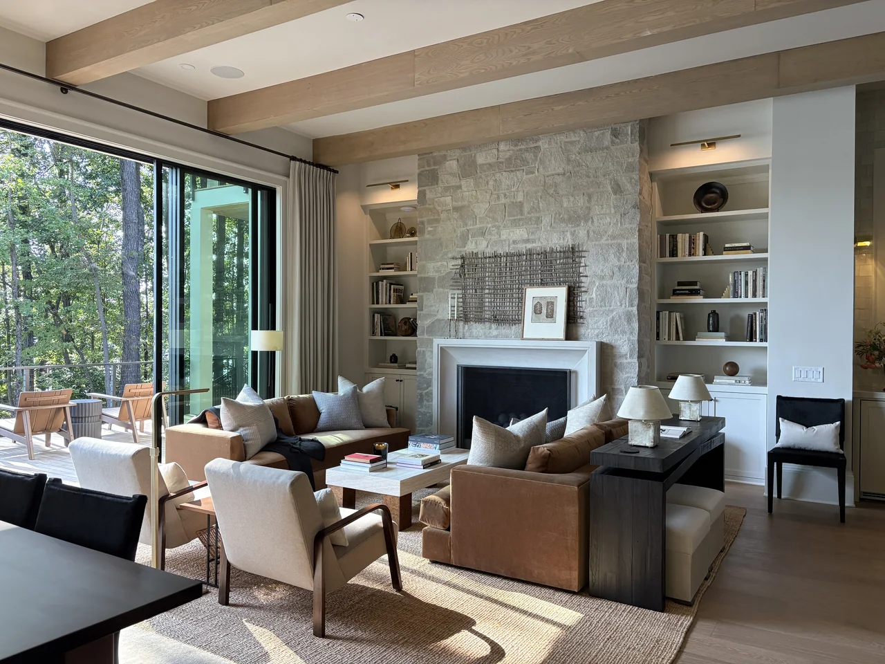 Breeze Bay living room opening toward Lake Lanier